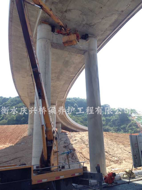 廣東大廣高速29標(biāo)支座順橋向調(diào)整